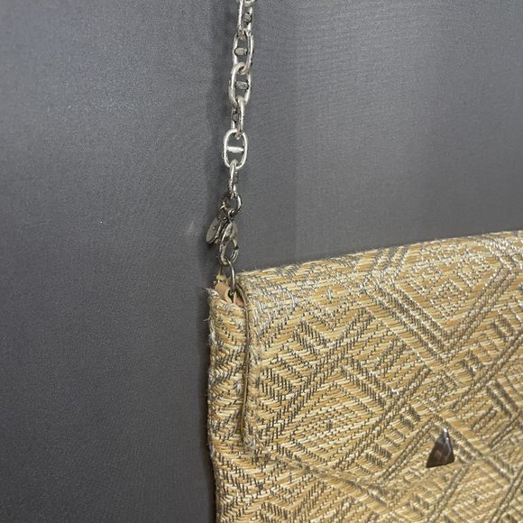 City Slim Clutch with Versatile Chain - Picture 4 of 5